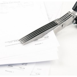 Nůžky s pěti ostrými čepelemi