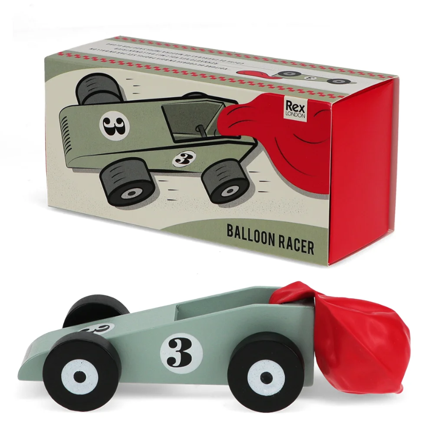 Dřevěné závodní autíčko poháněné balónkem